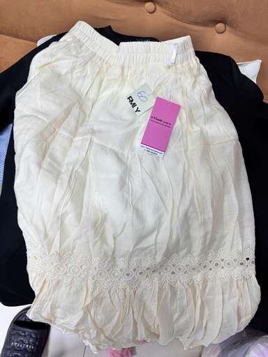 CV TRẮNG DÁNG DÀI 