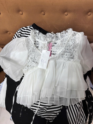 ÁO REN TRẮNG BÁNH BÈO CỔ TYM THUY