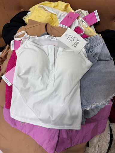 ÁO 2 DÂY TRẮNG CÓ MÚT NGỰC THUY