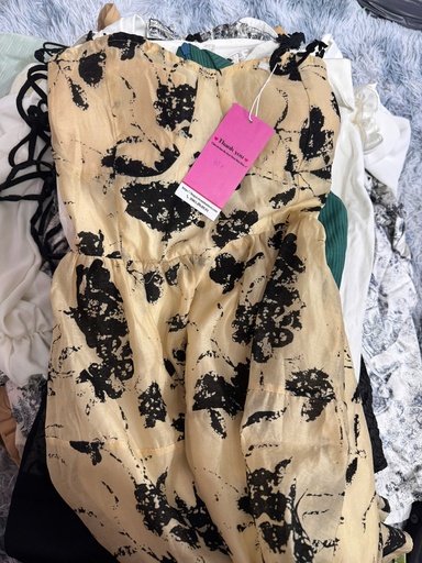 VÁY 2 DÂY KEM HỌA TIẾT ĐEN YEN