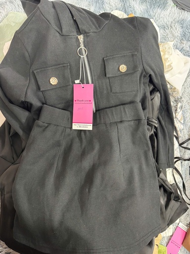 SET VÁY ÁO ĐEN CÓ MŨ YEN