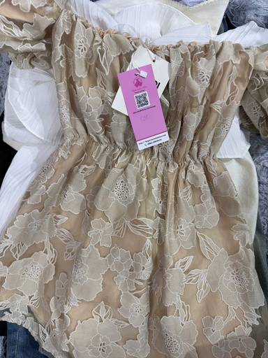 VÁY LIỀN KEM TRỄ VAI HOA TRẮNG DIEU