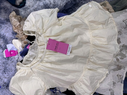 ÁO TRẮNG BÁNH BÈO DIEU