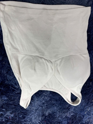 ÁO 2 DÂY TRẮNG CÓ MUT NGỰC HA