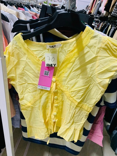 ÁO EMLY VÀNG CÚC DỌC THUY
