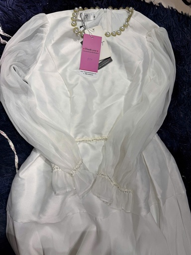 VÁY TRẮNG CỔ NGỌC VAN