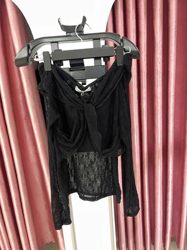 áo trễ vai đen dài tay