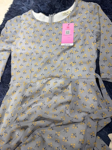 VÁY HOA XANH CŨ VAN