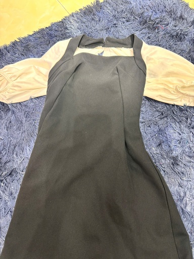 VÁY CS ĐEN CÓ TAY CỔ VUÔNG NMPHUONG