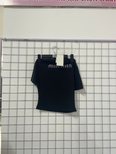 áo cộc tay đen trễ vai miumiu