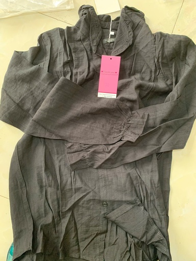 ÁO SƠMI ĐEN CỔ BÈO XUAN