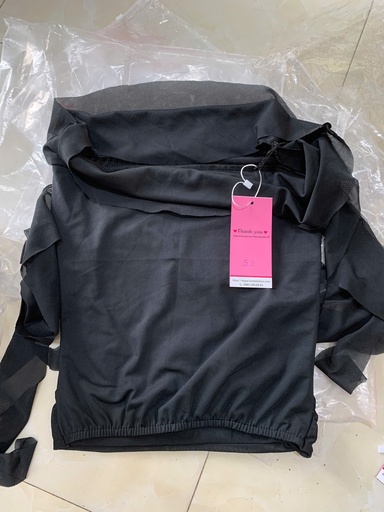 ÁO ĐEN VOAN TRỄ VAI XUAN