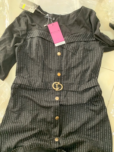 VÁY ĐEN KẺ NƠ XUAN