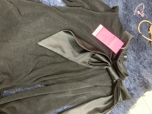 ÁO ĐEN NƠ CỔ NNMINH