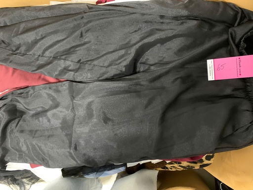 QUẦM ĐEN LỤA THUY