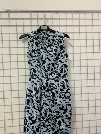 váy xanh min hoạ tiết đen