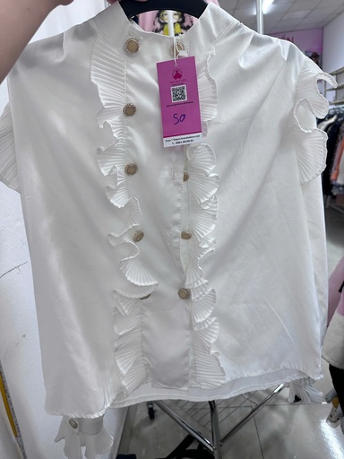 áo sơ mi trắng cúc vàng