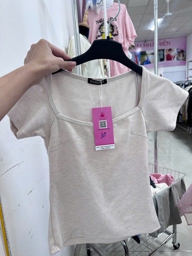 áo crt kem cổ vuông