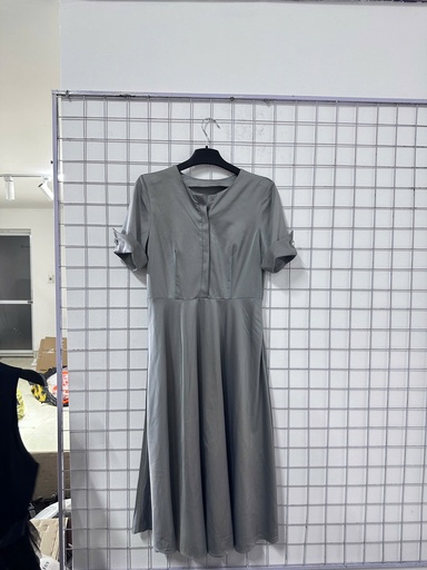 váy lụa xanh cổ tròn 