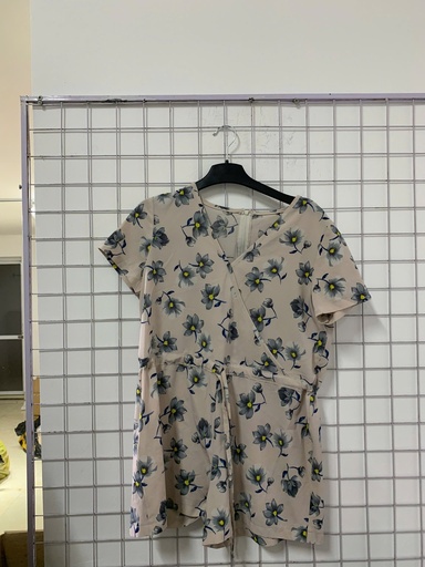 váy be hoa xanh cổ tim liền quần 