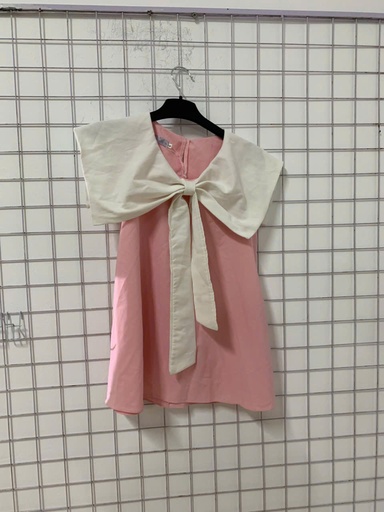 váy hồng vạt nơ trắng 