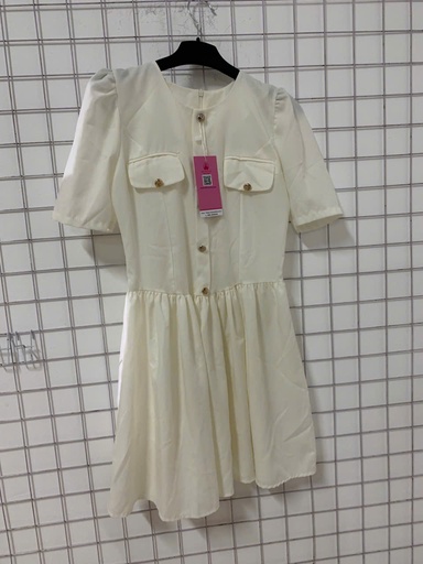 váy trắng xòe cổ tròn