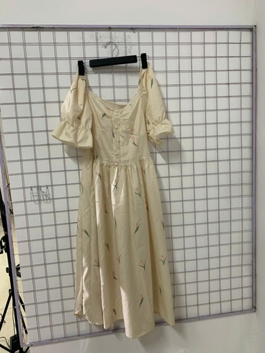 vay kem hoa tiết lá 