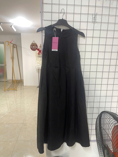 VÁY 3 LỖ ĐEN