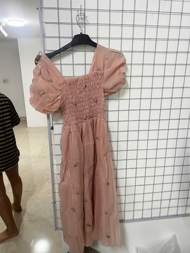 VÁY HỒNG NHÚN EO