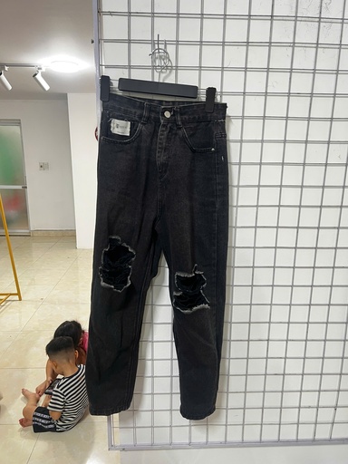 QUẦN JEANS RÁCH GỐI